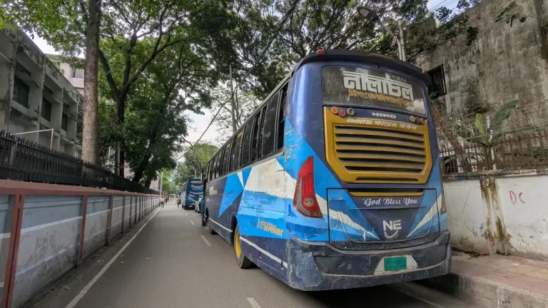 শিক্ষার্থী লাঞ্ছনার অভিযোগে ‘নীলাচল’ পরিবহনের ৪ বাস আটক