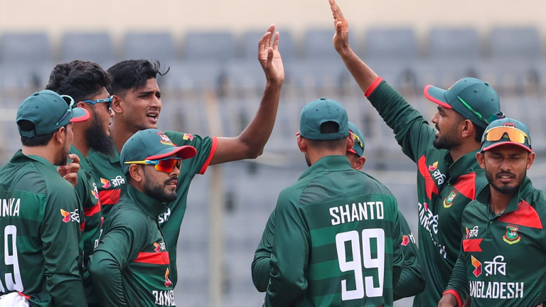 নাহিদ রানার তাণ্ডবে দুইশর আগেই থামল নিউজিল্যান্ড