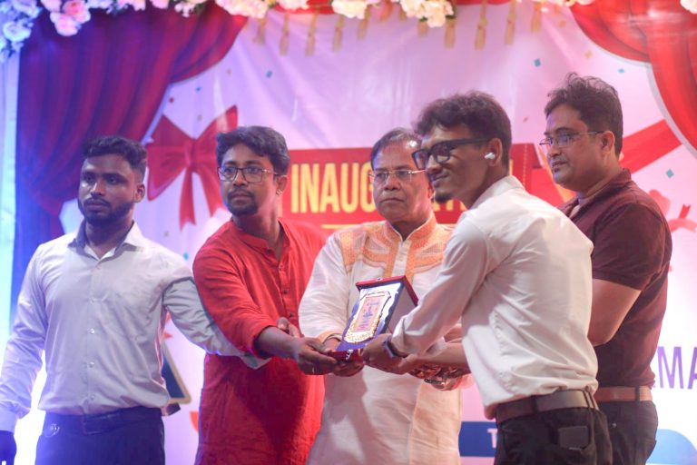 জাতীয় গণমাধ্যমে বিশেষ অবদানের জন্য সম্মাননা পেয়েছেন আমাদের মাতৃভূমি পত্রিকার আল মিজান